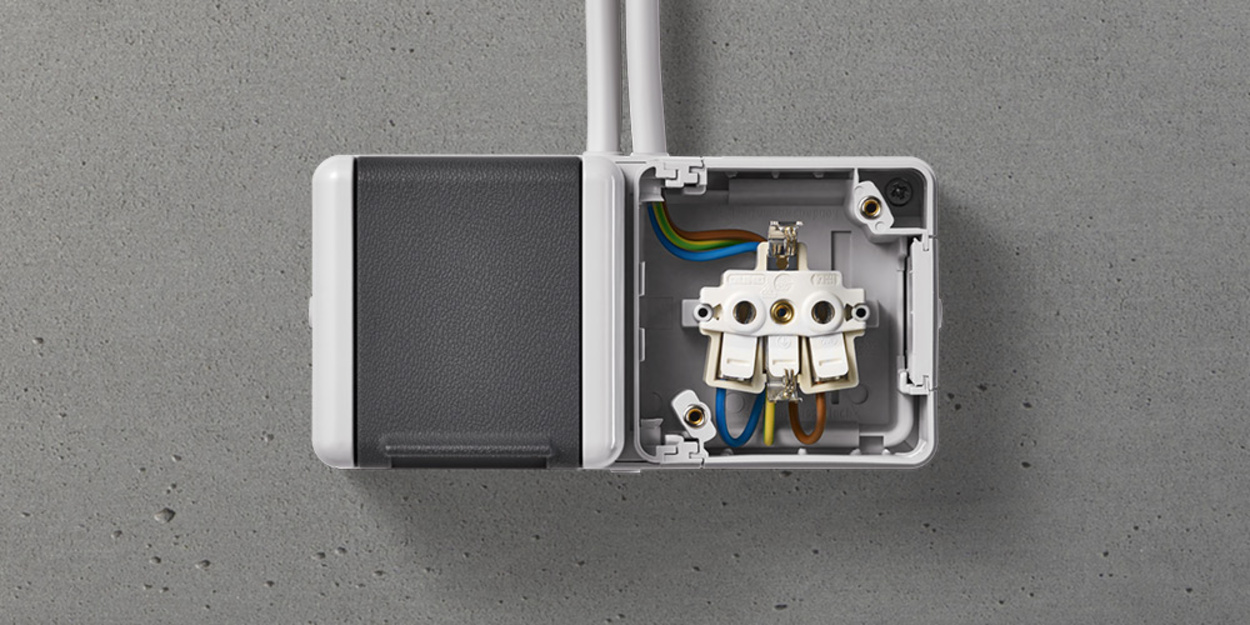 Doppelsteckdose mit Trennsteg bei EAB Teltow Fläming GmbH in Zossen